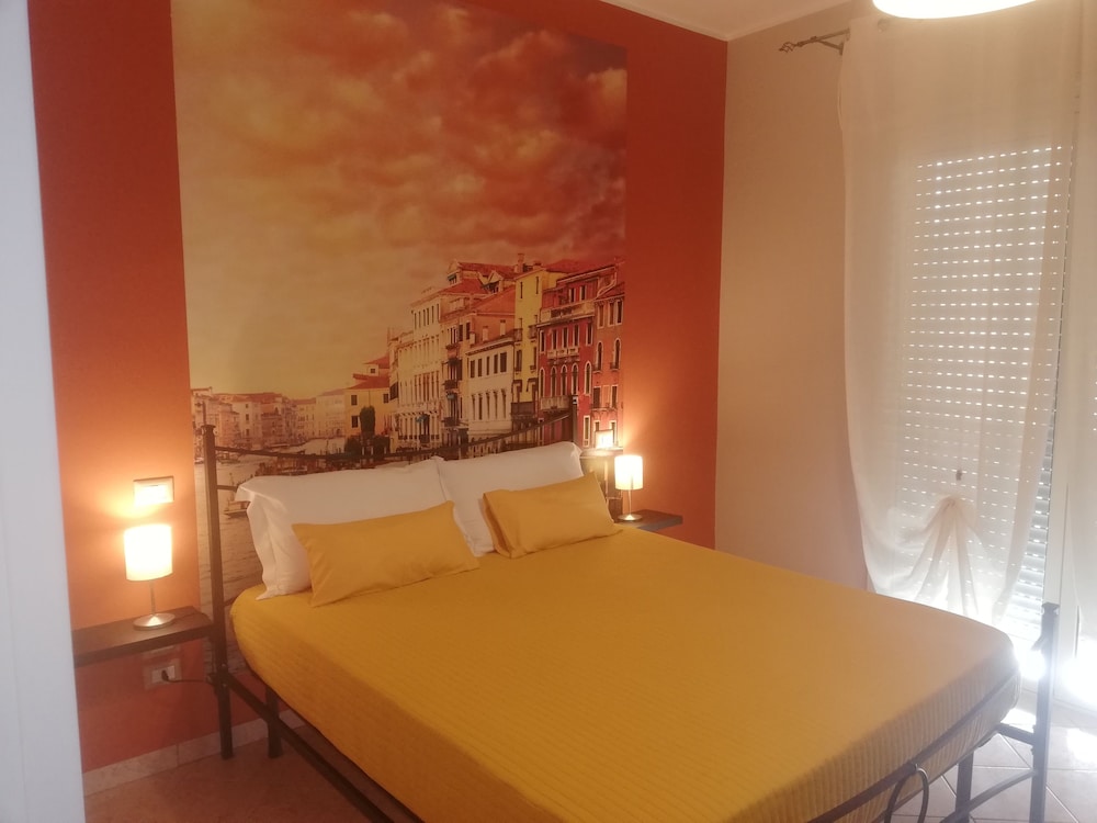 Panoramic Room