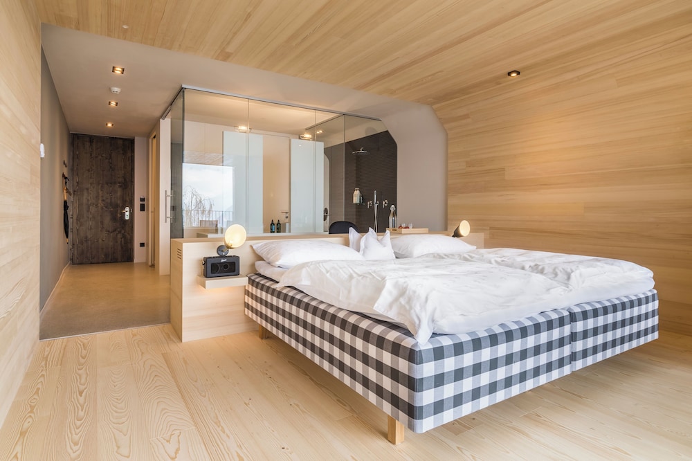 GUESTROOM 4th floor
