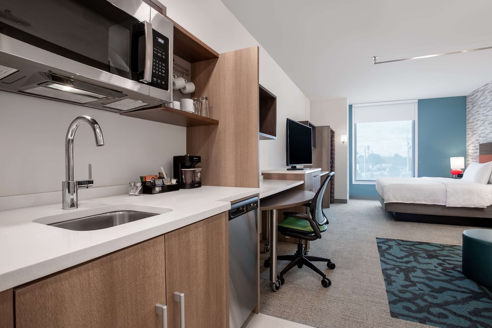 Studio, 2 Queen Beds, Accessible, Bathtub (Mobility) photo 3
