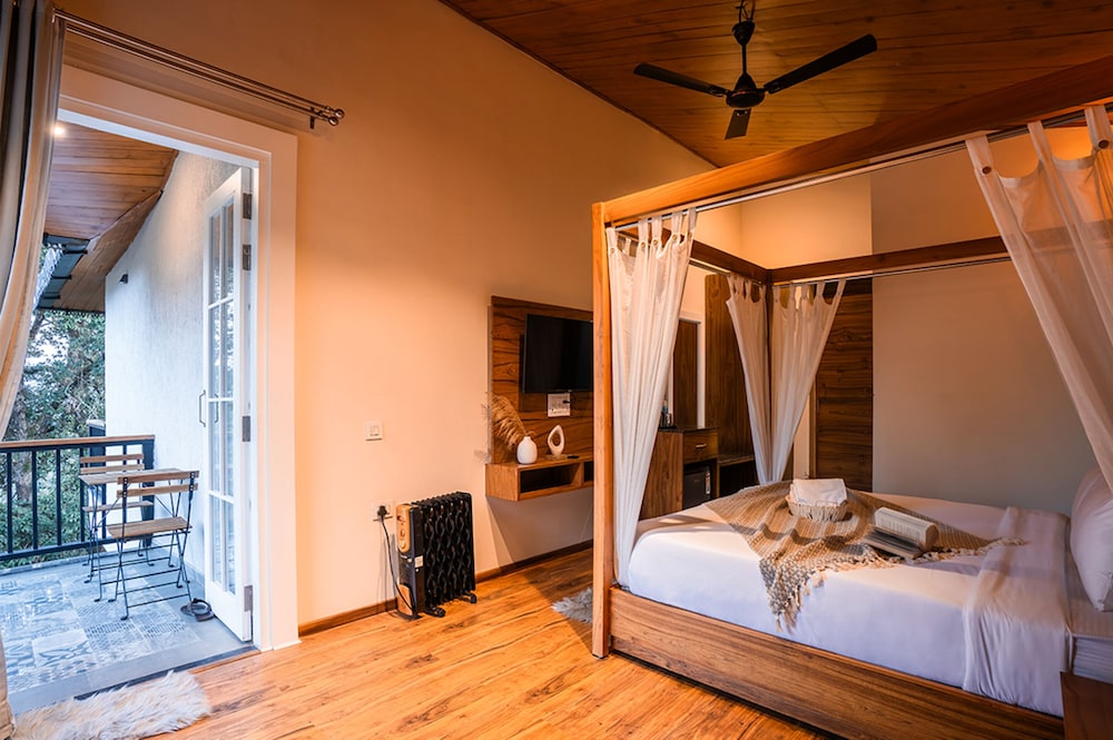 Superior Double Room with AC photo 1