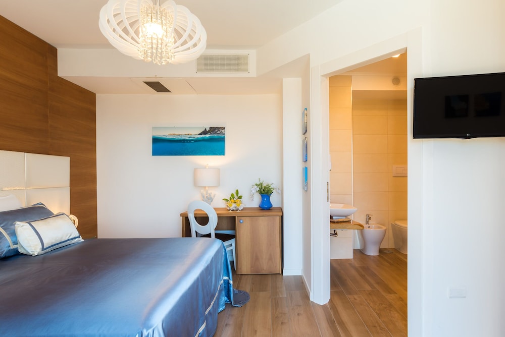 Superior Double or Twin Room, Sea View (2) photo 1