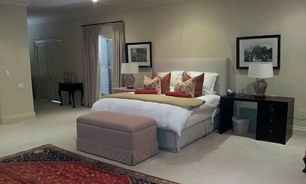 Luxury Suite, Patio photo 3