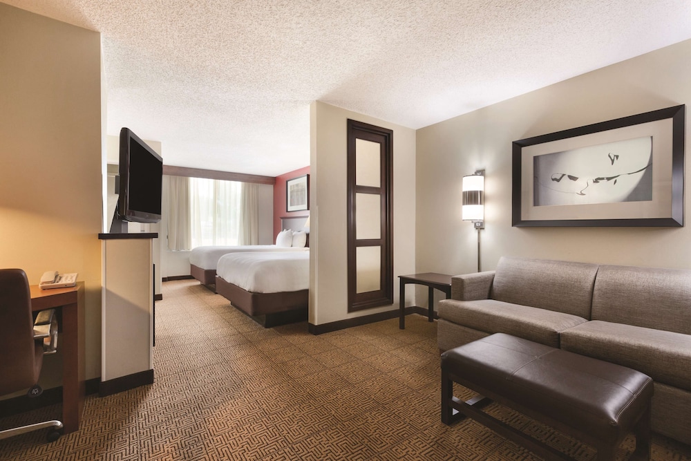 Room, Multiple Beds - Photo 3