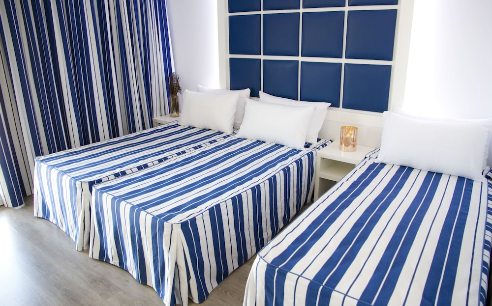 Double Room (3 adults)