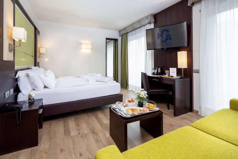 Junior Room, 1 King Bed with Sofa bed (Spa access) - Photo 6