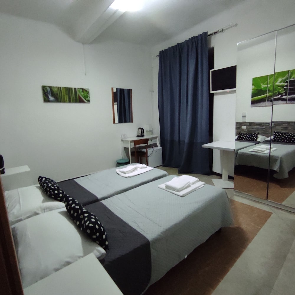 Basic Double Room, 1 Double or 2 Twin Beds, Non Smoking - Photo 19