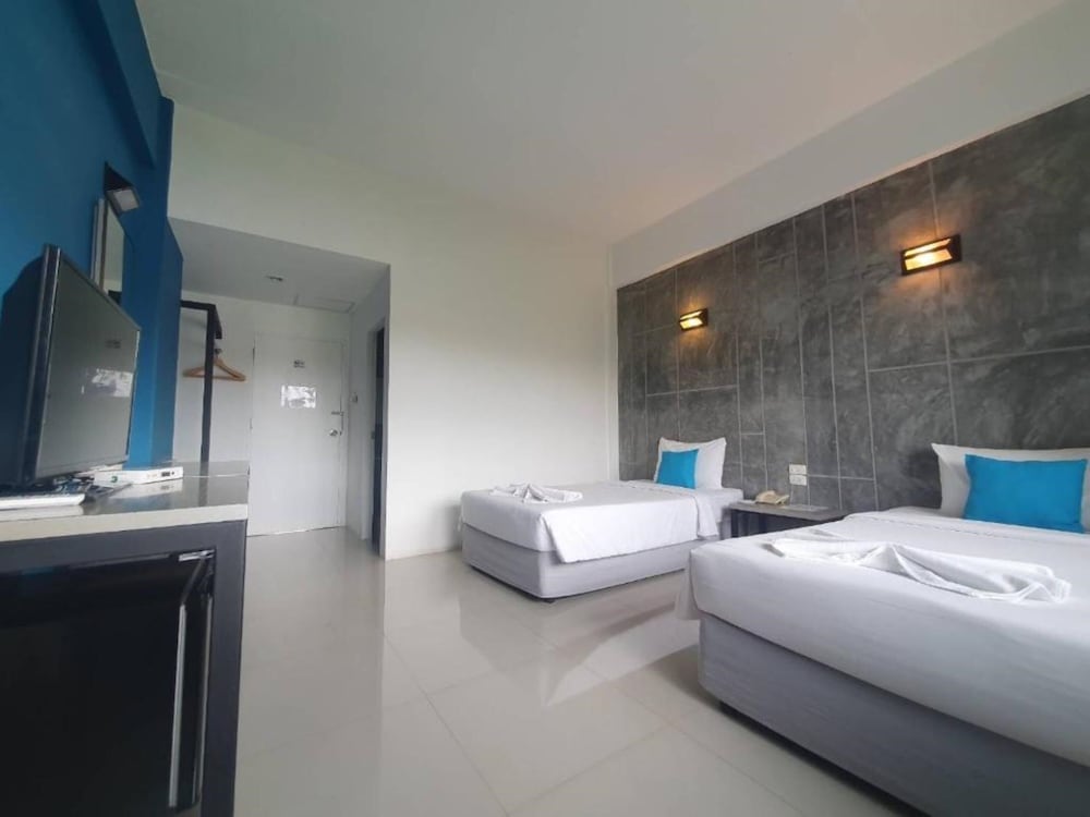 Deluxe Twin Room photo 2