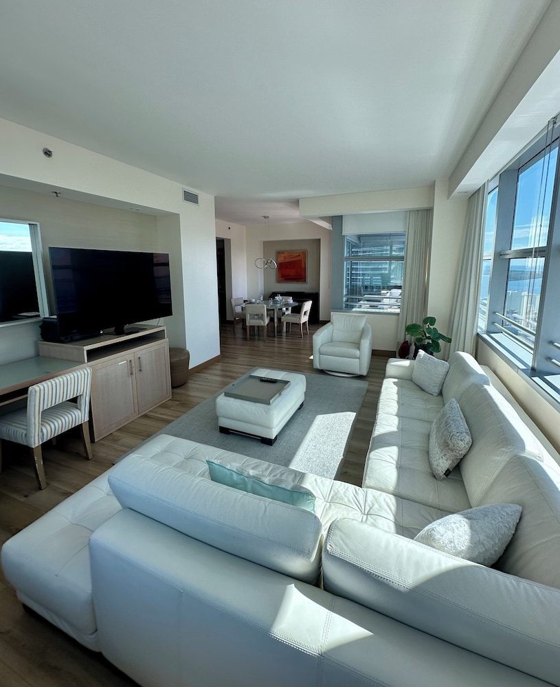 Family Apartment, Balcony, Sea View photo 2
