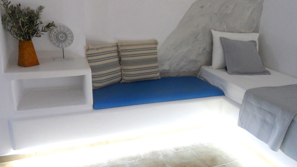Grand Studio, Multiple Beds photo 2