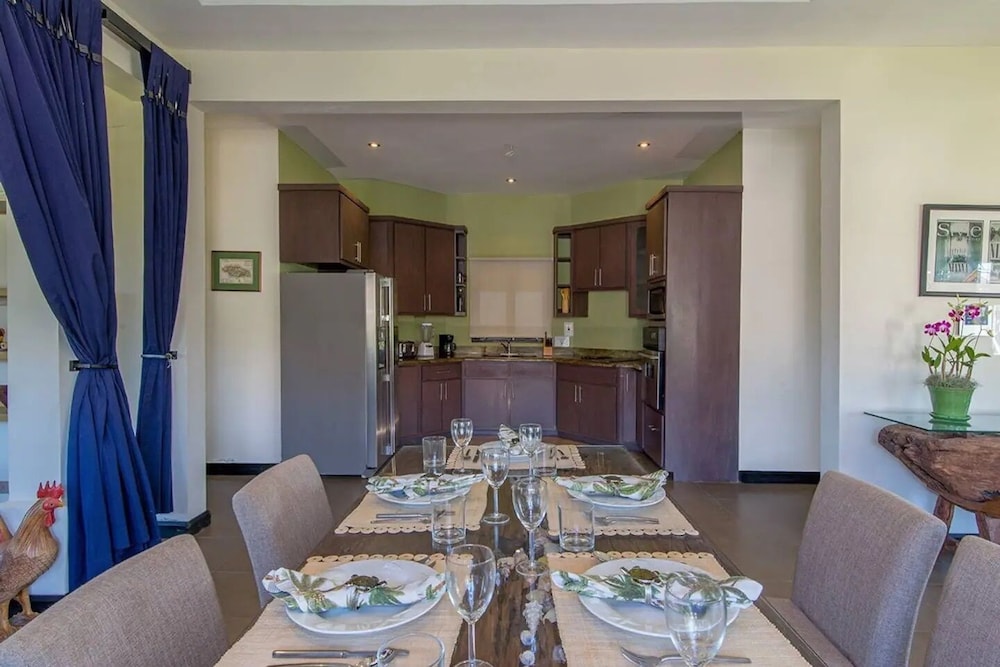 Exclusive Villa, 2 Bedrooms, Ocean View, Oceanfront photo 2
