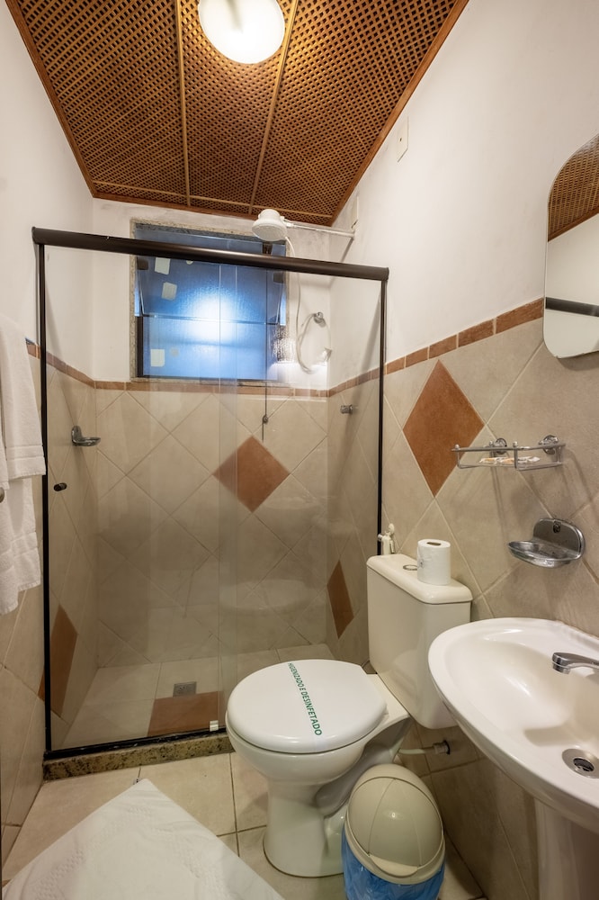 Standard Suite - Photo 10