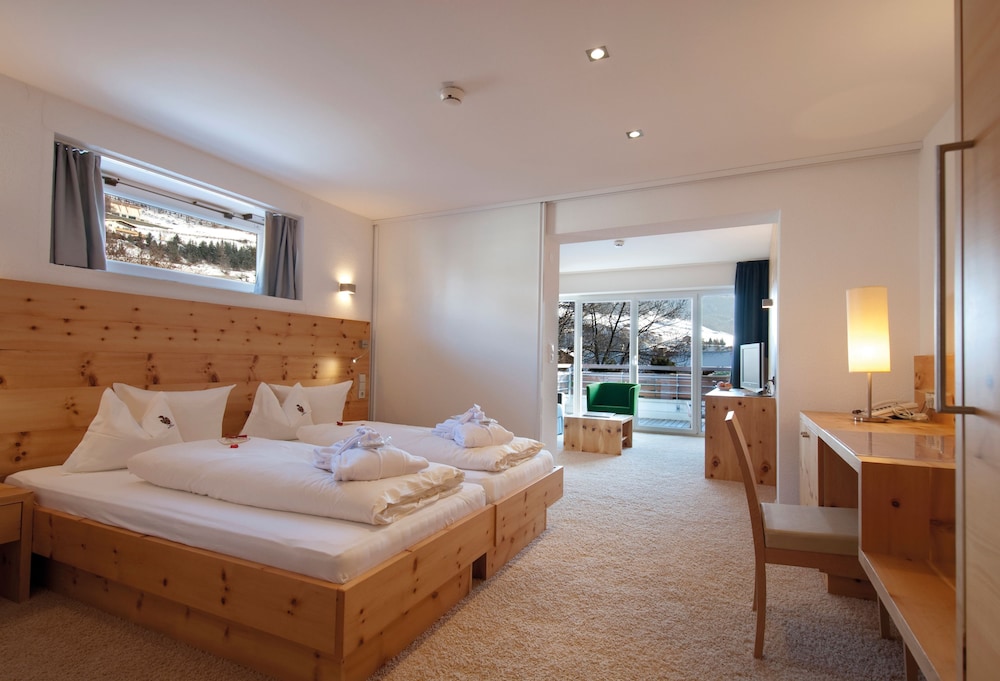 Comfort Suite photo 2