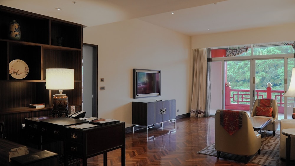 Corner Suite