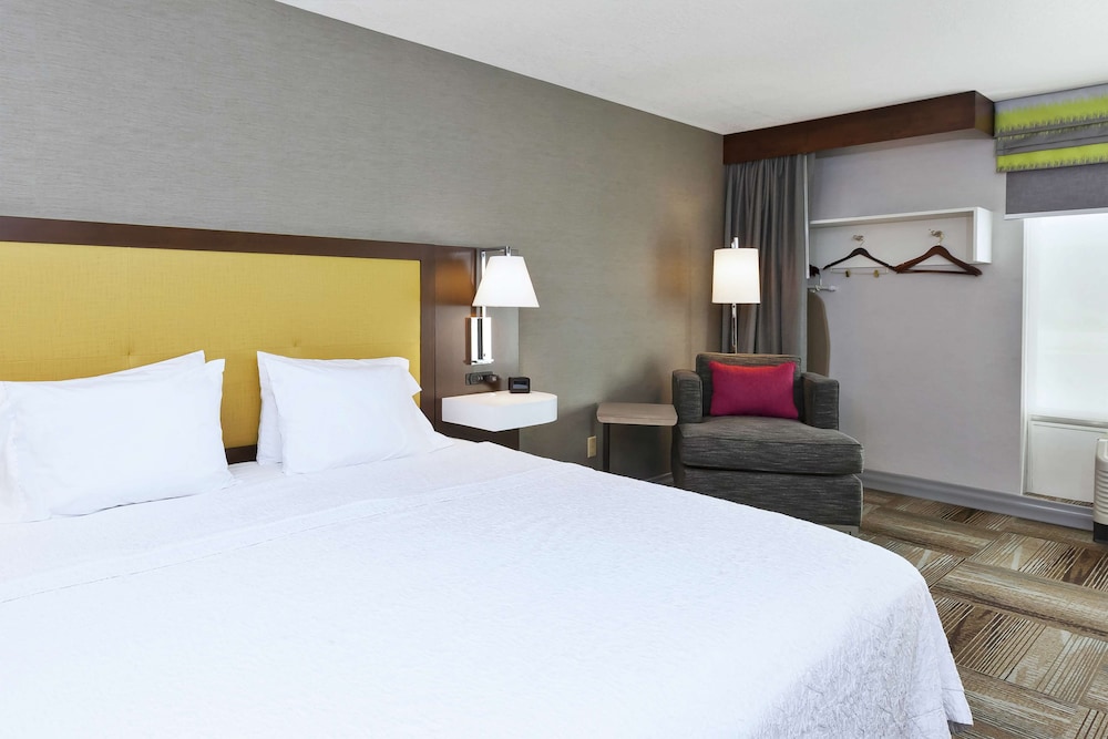 Room, 1 King Bed, Accessible - Photo 3