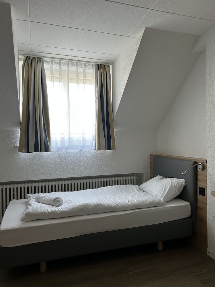 Superior Single Room, Accessible, Ensuite photo 3
