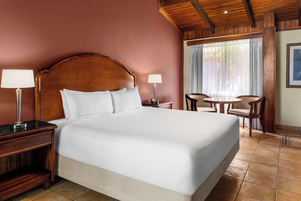 Standard Room, 1 King Bed photo 1