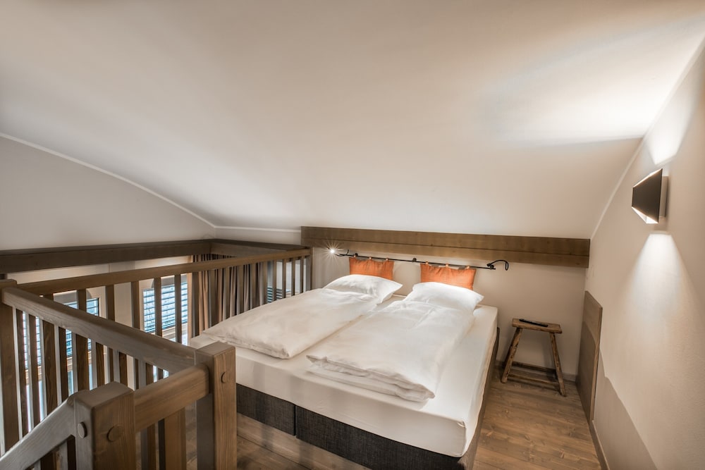 Suite, 1 Bedroom photo 2