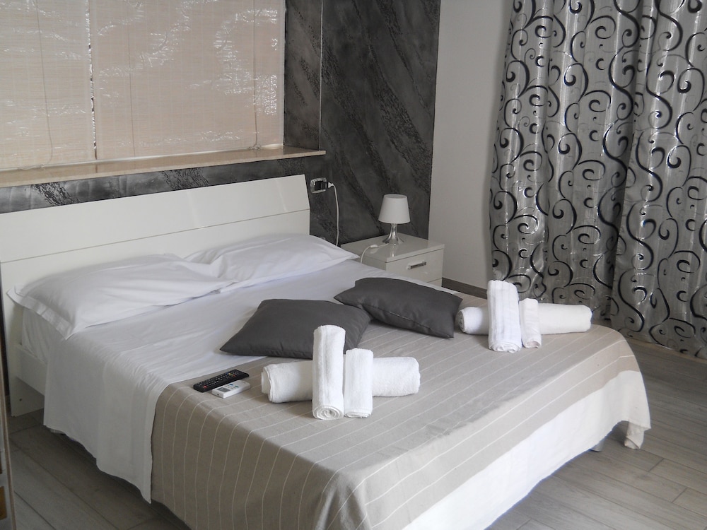 Deluxe Room, Balcony photo 1