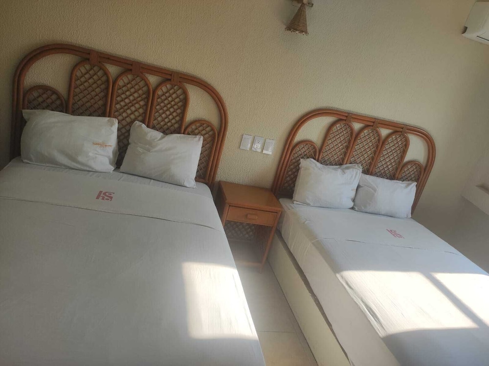 Deluxe Room, 2 Double Beds photo 2