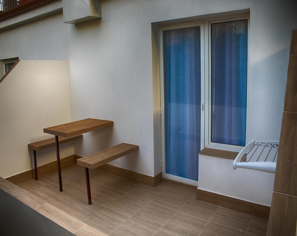 Comfort Double Room, Terrace with Free Airport Shuttle - Photo 14
