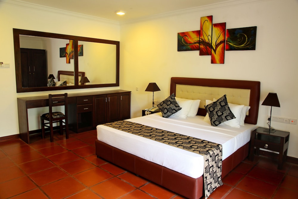 Super Deluxe Double with Bathtub and Complimentary Airport Transfer photo 2