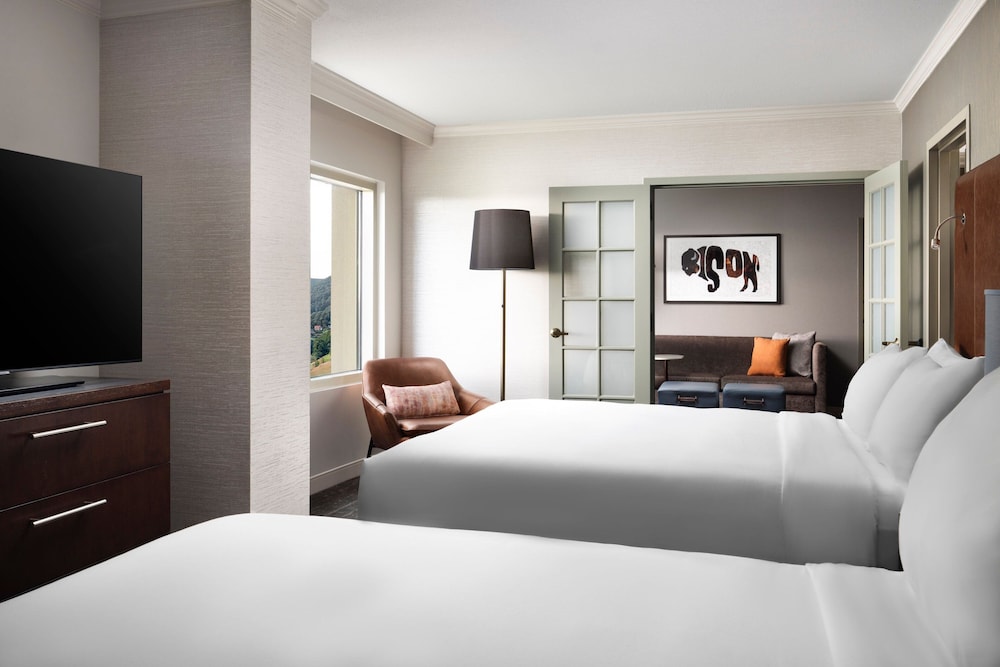 Suite, 1 Bedroom - Photo 3