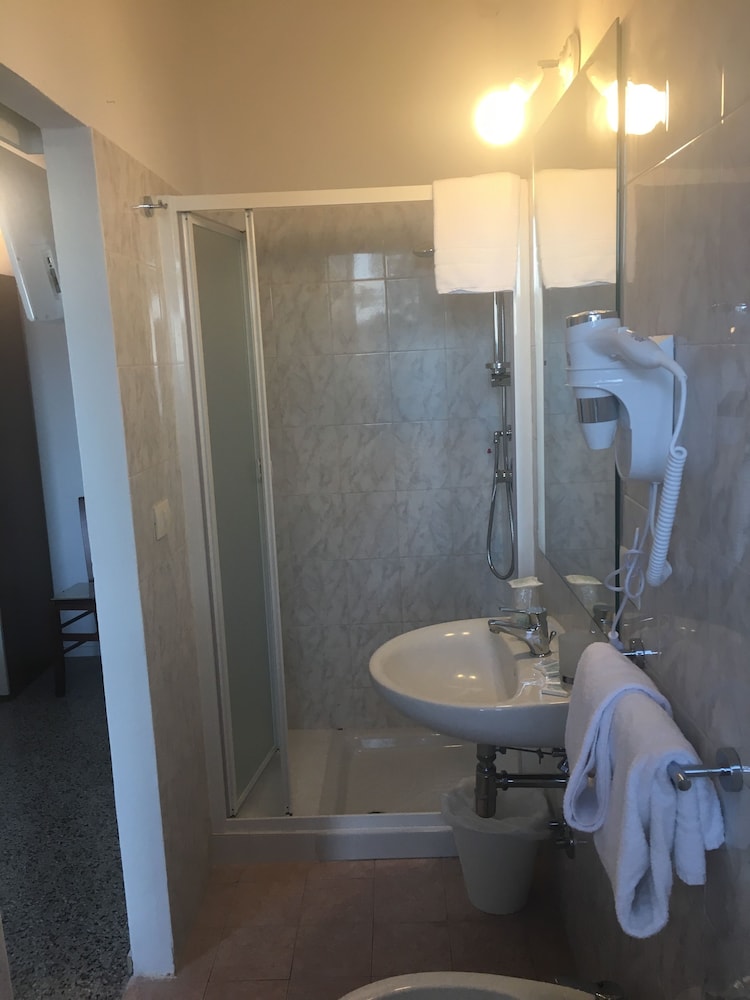 Double or Twin Room photo 3