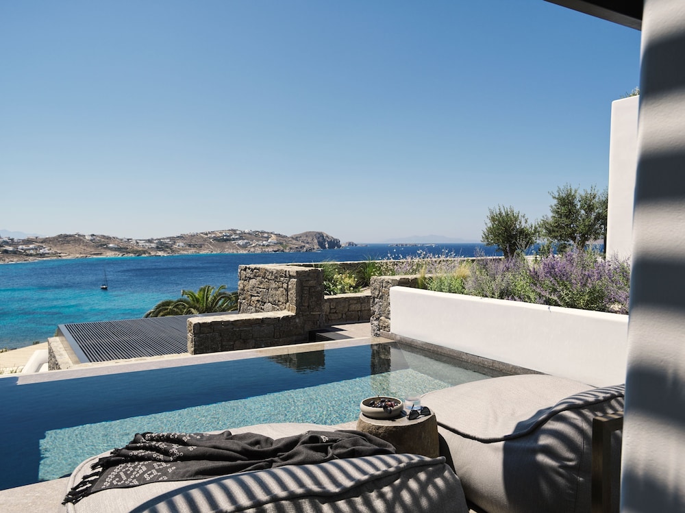 Deluxe Suite, Private Heated Pool, Sea View - Photo 2