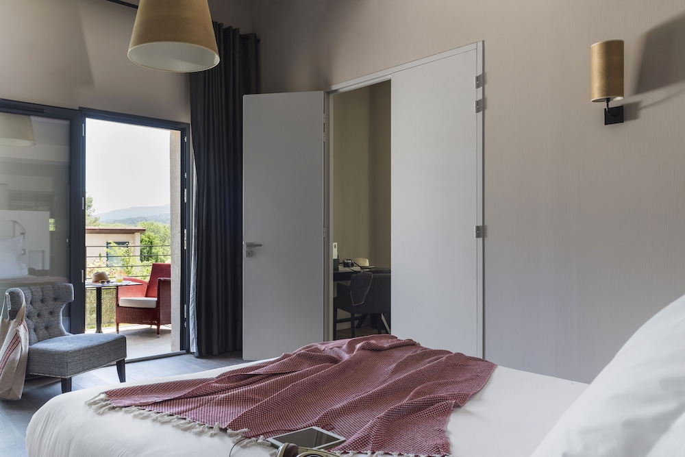Luxury Villa, 3 Bedrooms, free spa access photo 3