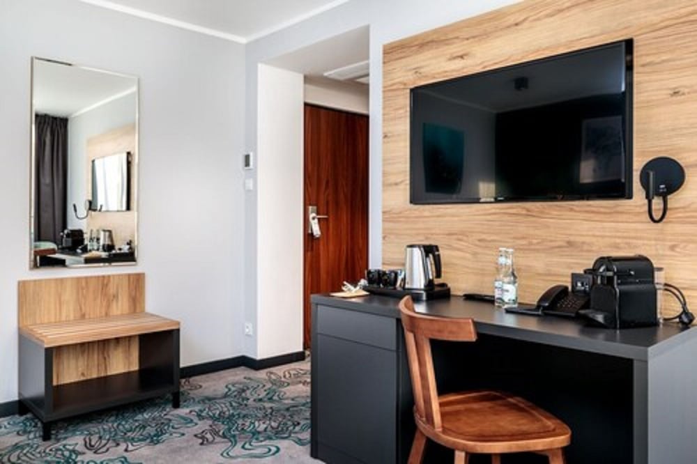 Executive Room, 2 Twin Beds - Photo 9