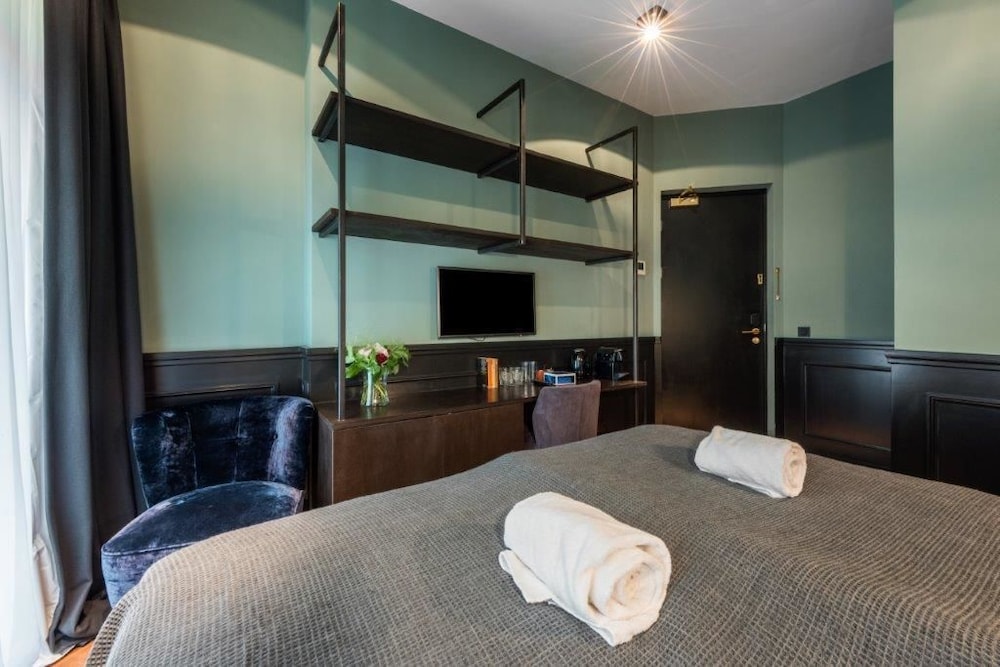 City Double Room (Nightlife experience room) photo 3