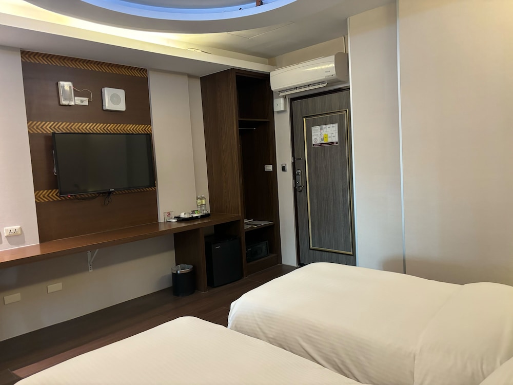 Standard Twin Room - Photo 12
