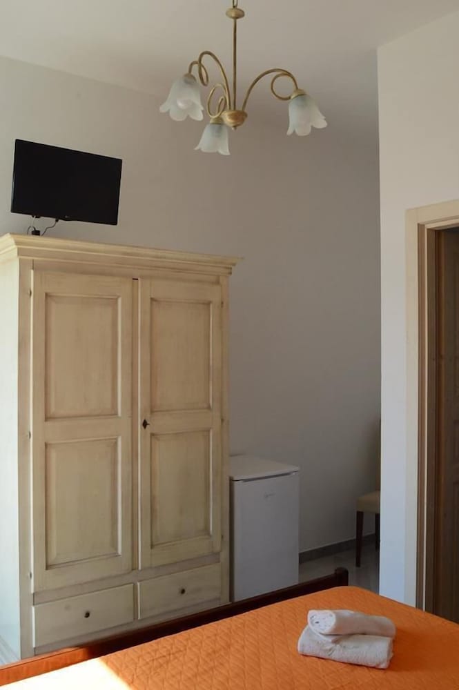 Standard Triple Room, Accessible photo 3