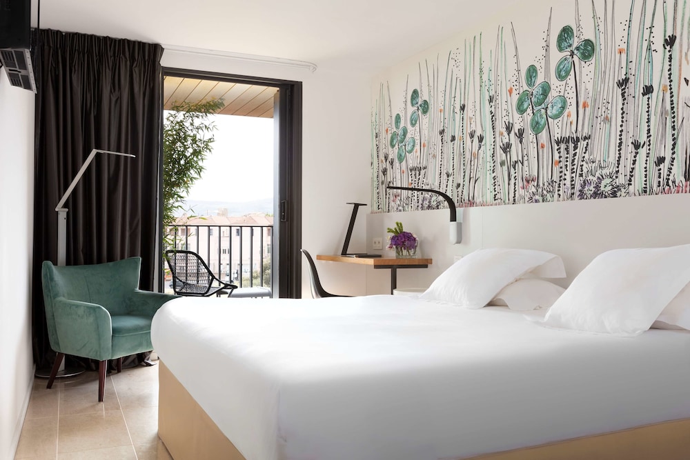 Superior Room, 1 Queen Bed, Balcony, Sea View