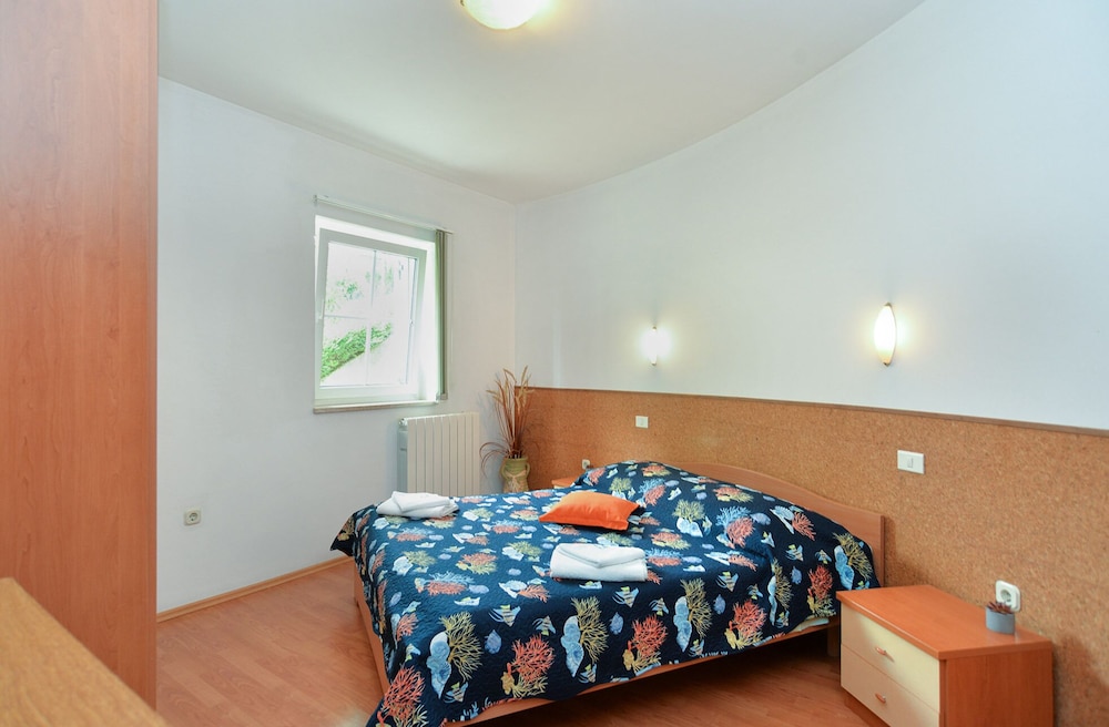 Apartment, 1 Bedroom (624/1489)