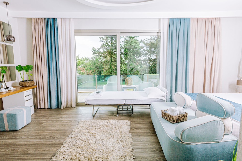 Superior Twin Room, Garden Area
