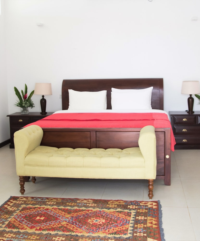 Coral Room photo 1