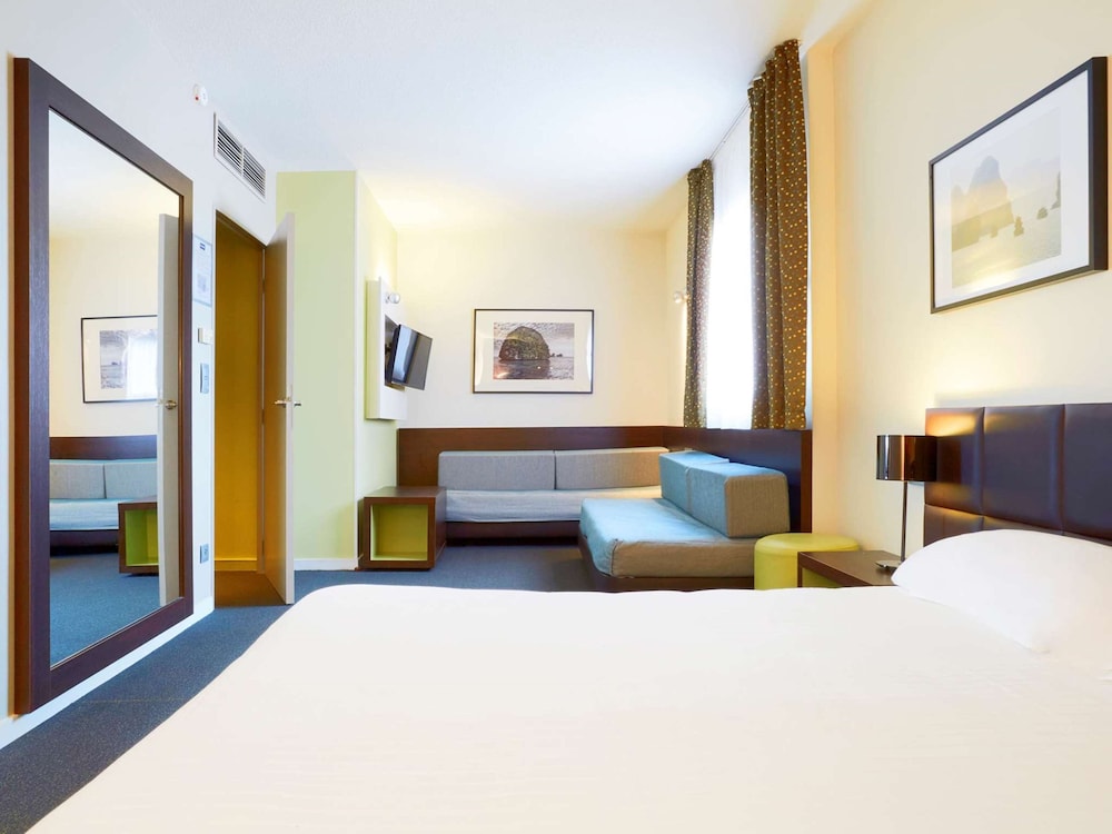 Standard Room, Multiple Beds - Photo 4