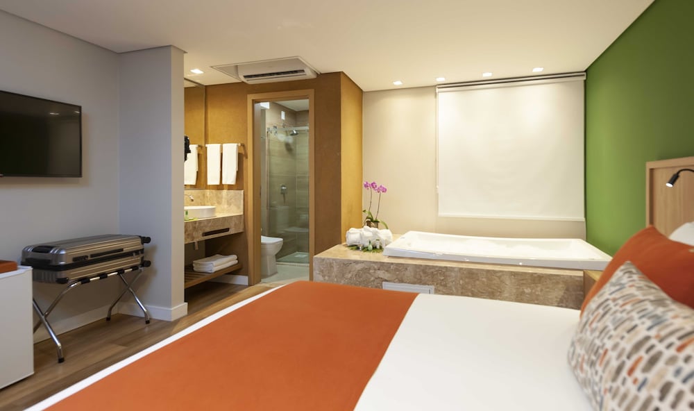 Deluxe Double Room, Jetted Tub photo 2