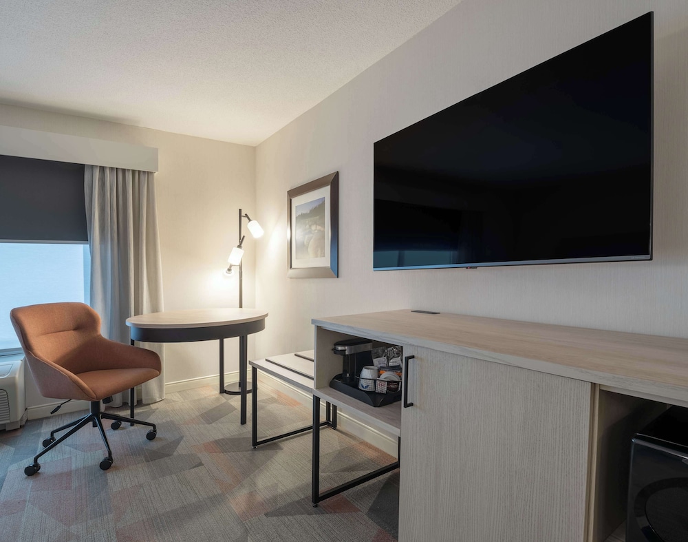 Room, 2 Queen Beds, Accessible, Non Smoking - Photo 1