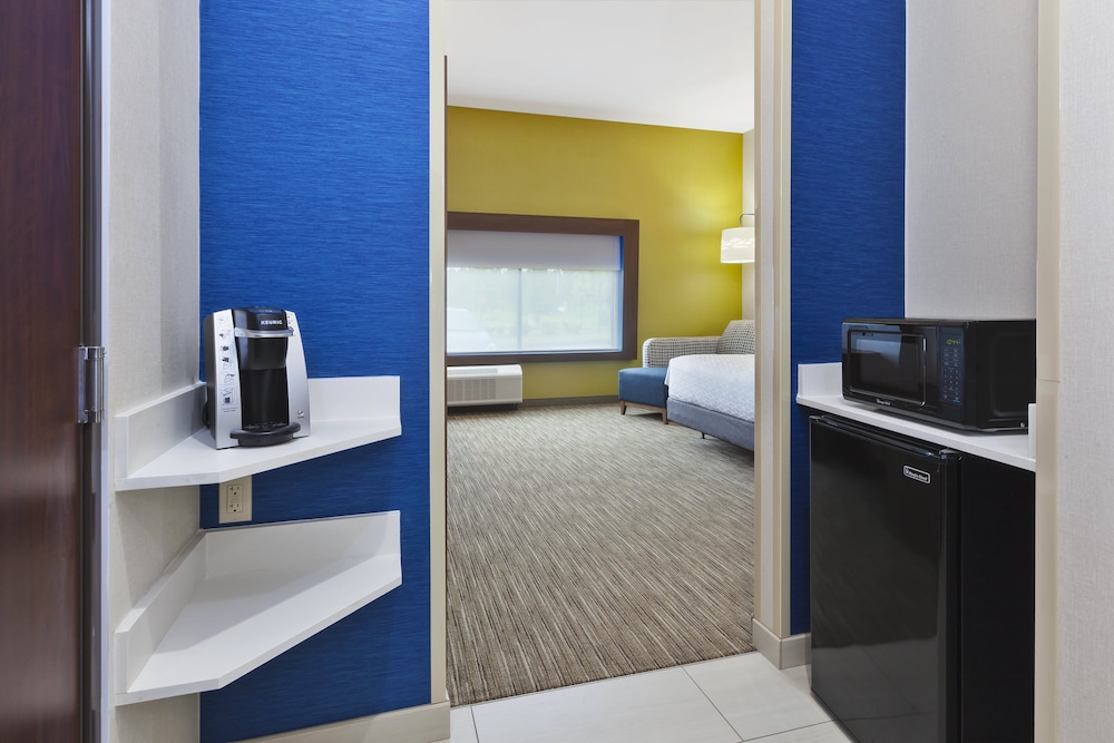 Suite, Multiple Beds - Photo 2