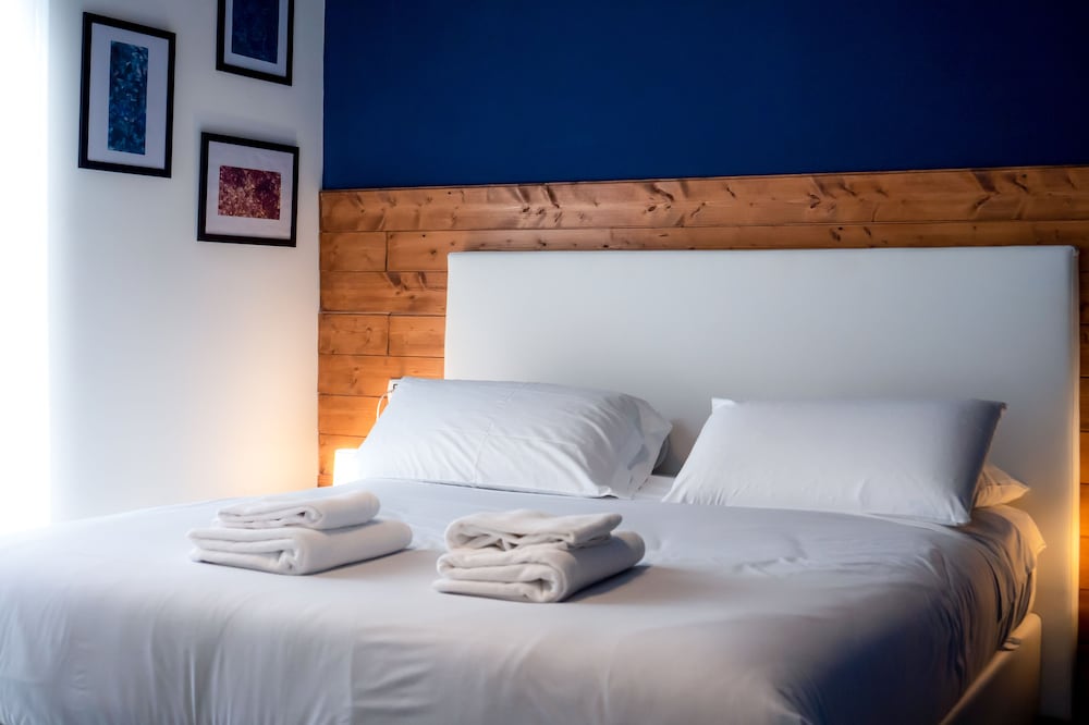 Comfort Room, Kitchen and Whirlpool, City View - Dependance