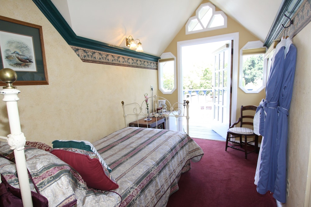 Suite, Balcony (Turret Suite: 2 rooms)