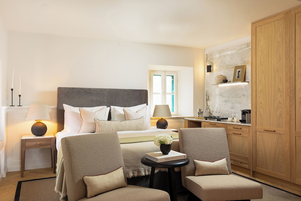 Exclusive Studio Suite photo 2