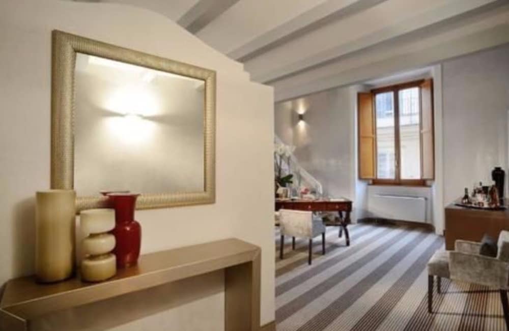 Suite Colonna Bi-Level thumbnail 6