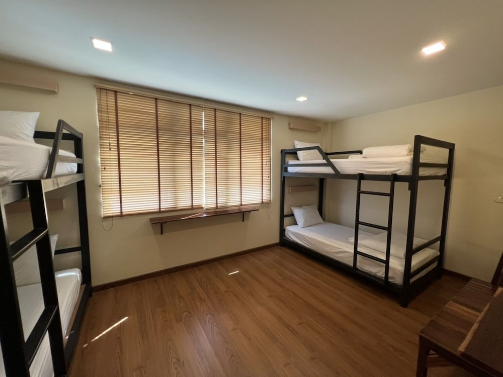 Family Room (2 Bunkbed) Share Bathroom