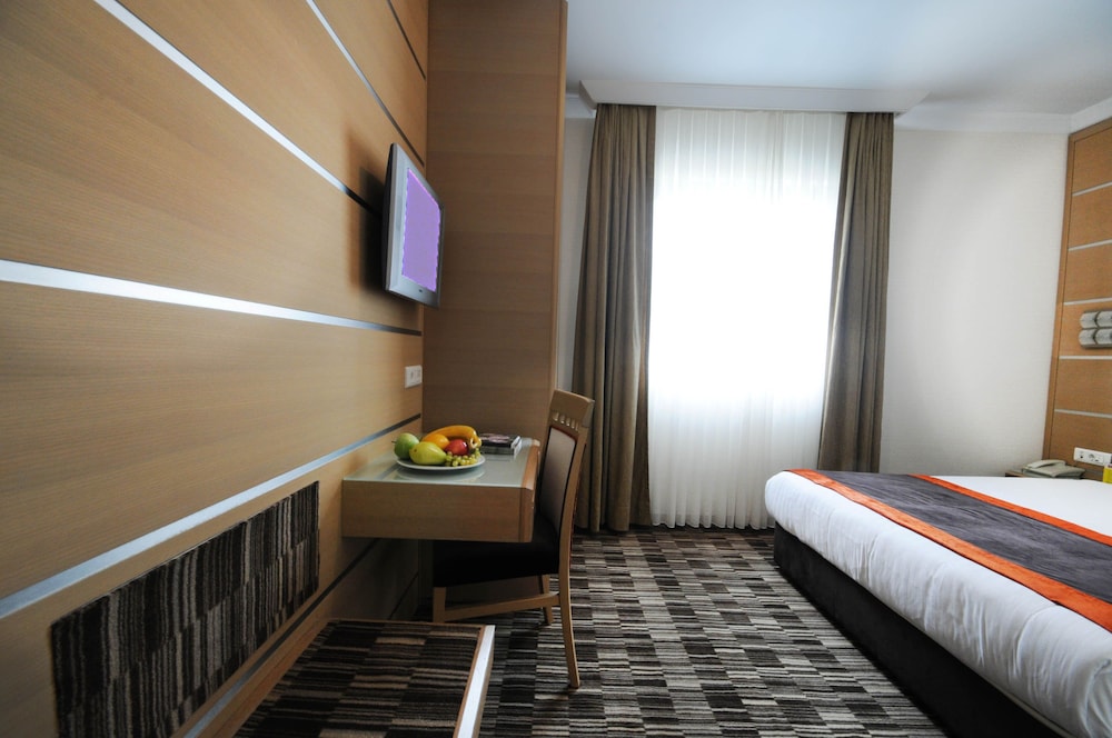 Deluxe Double Room, Balcony, Corner photo 2