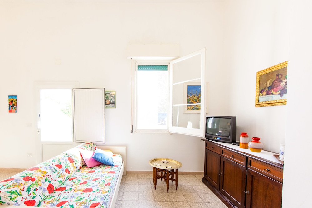 Family Villa, 2 Bedrooms, Pool Access (Villetta Ulivo) photo 2