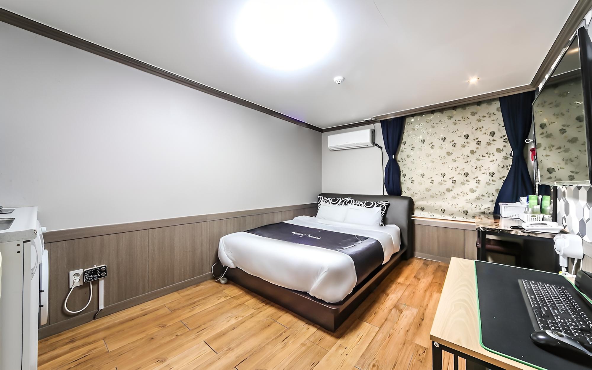 Room (Standard room)