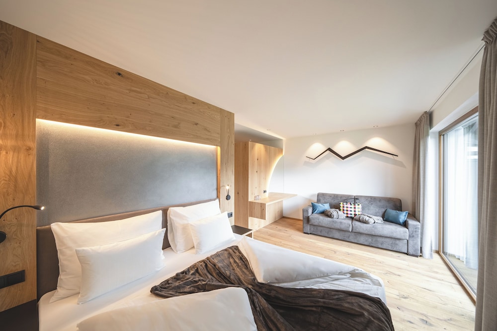 Double Room, Balcony, Mountain View